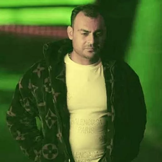 دانلود اهنگ درگیر آشوب و افسردگی هادم روح الله کرمی  ترند شده اینستا 320