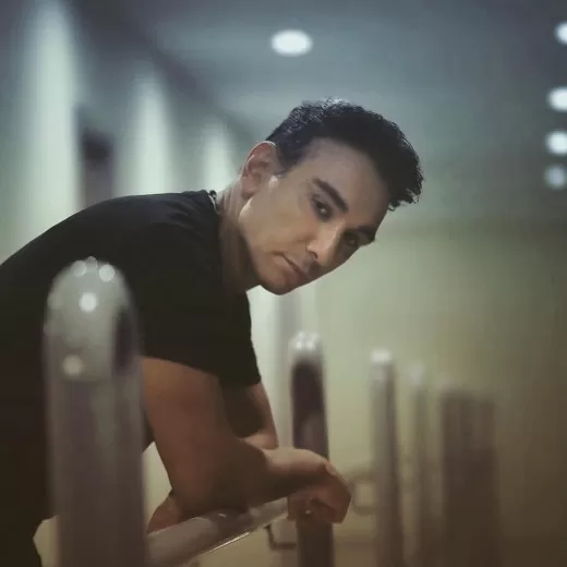 دانلود ریمیکس واسه تو بازی تمومه واسه من شروع شده تازه (هوش مصنوعی) شادمهر  طولانی یکجا پشت سر هم